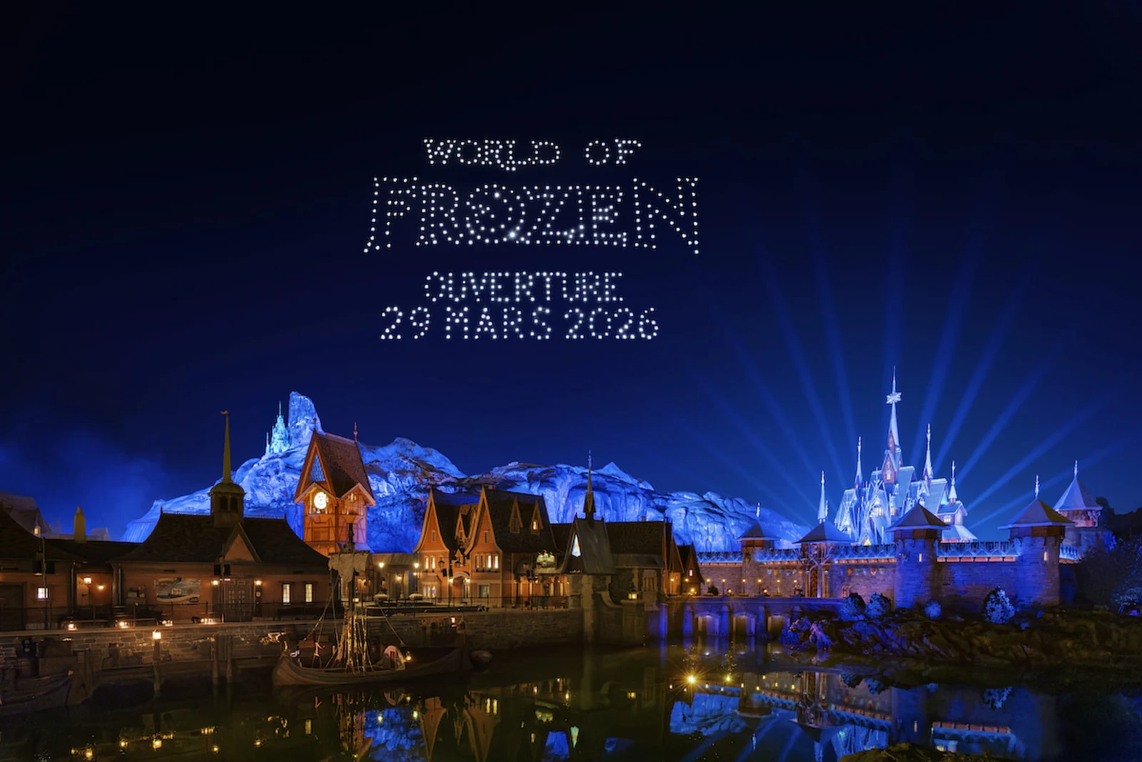 World of Frozen à Disneyland Paris de nuit