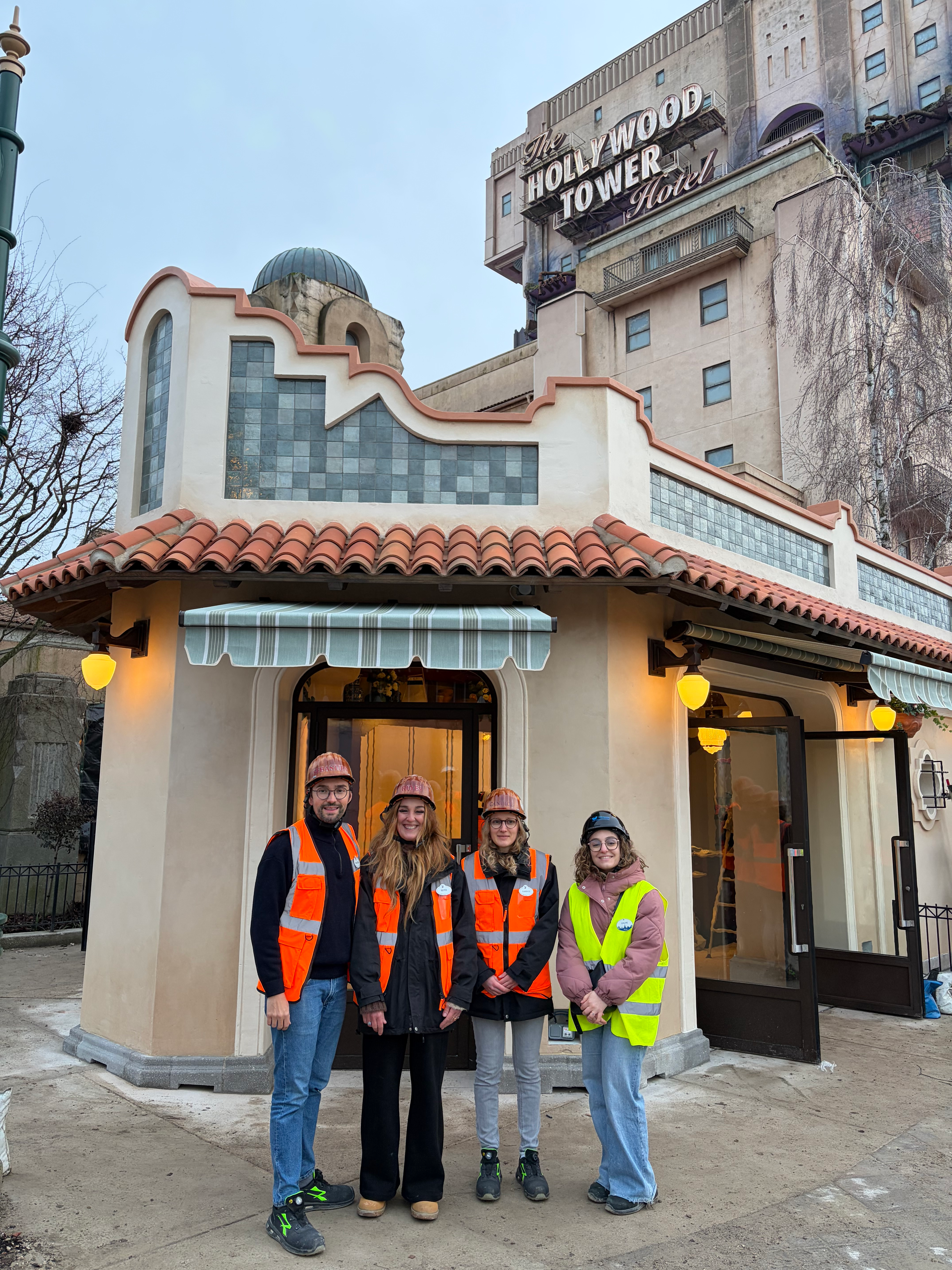 Nouvelle Boutique Fleuriste - World Premiere Plaza