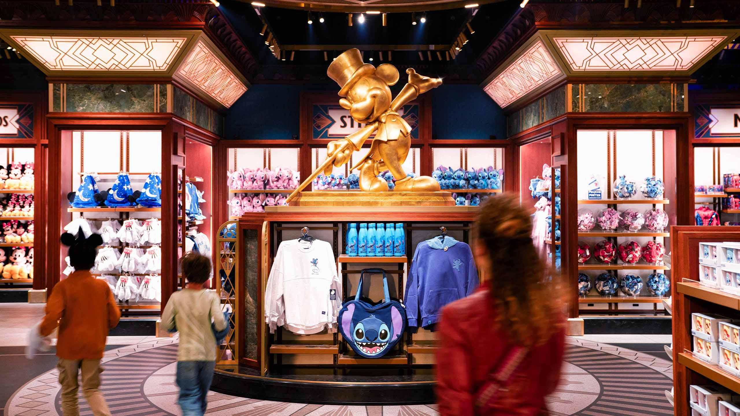 World Premiere - Mickey's of Hollywood Boutique